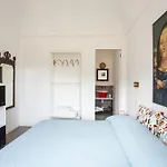 Modicafreakhouse *
